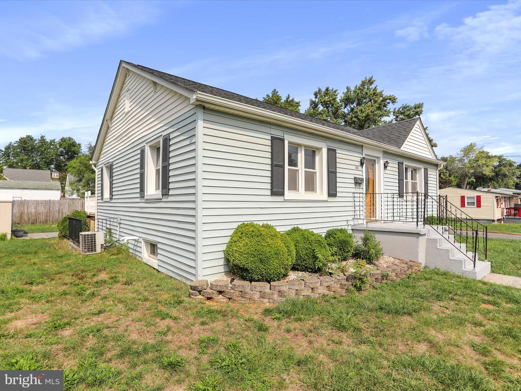 301 SHENANDOAH AVENUE