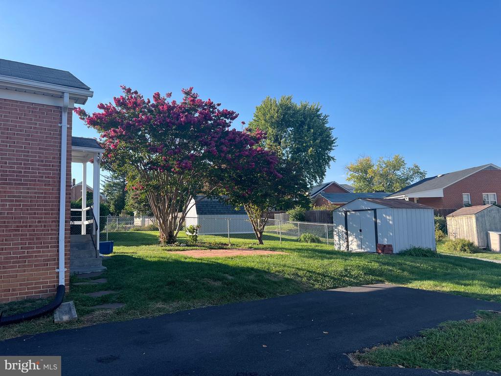 136 LAMBDEN AVENUE