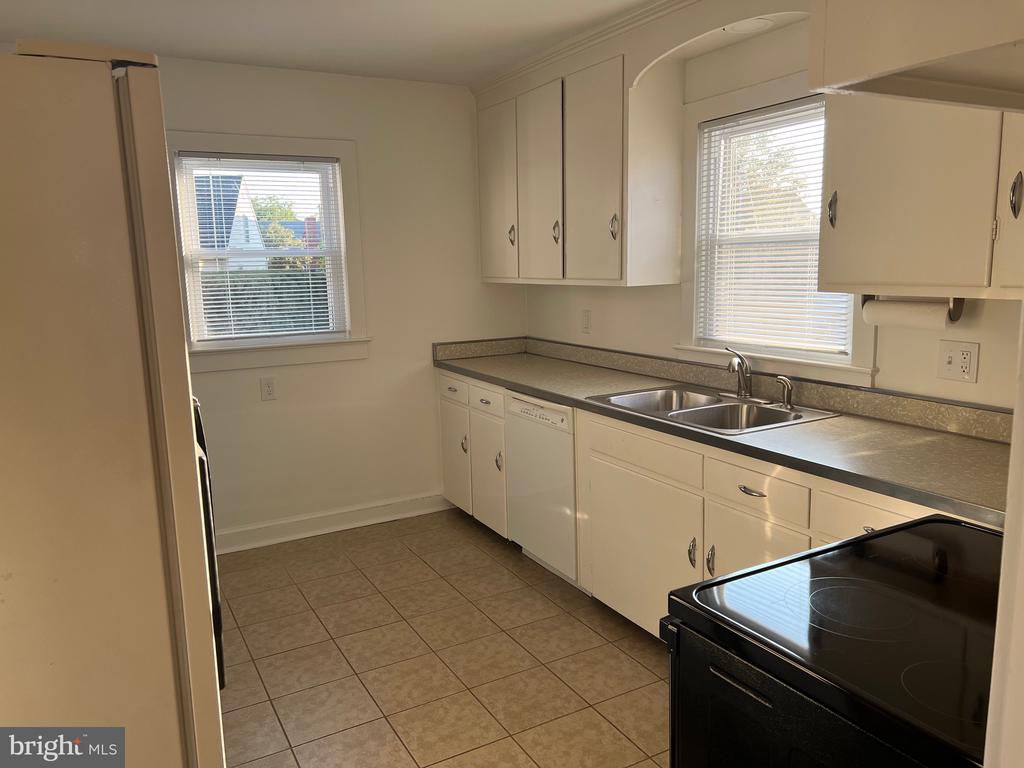 136 LAMBDEN AVENUE