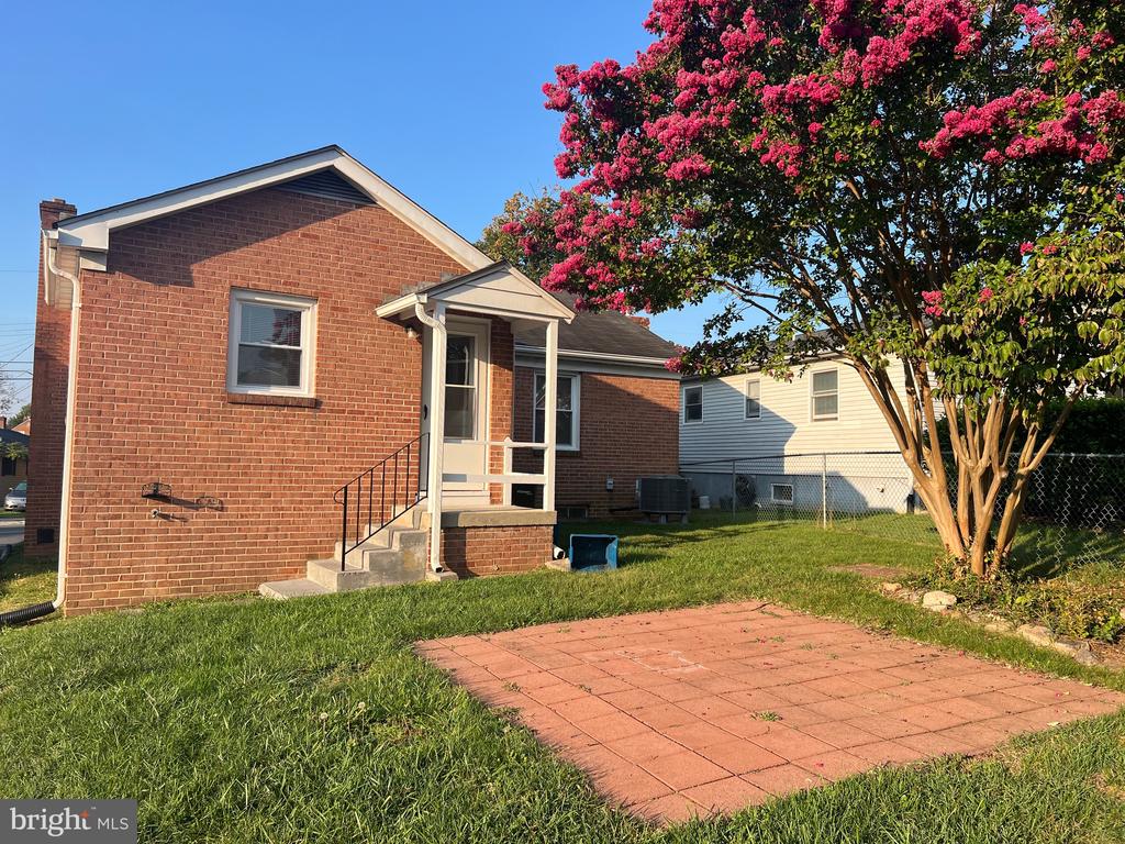 136 LAMBDEN AVENUE