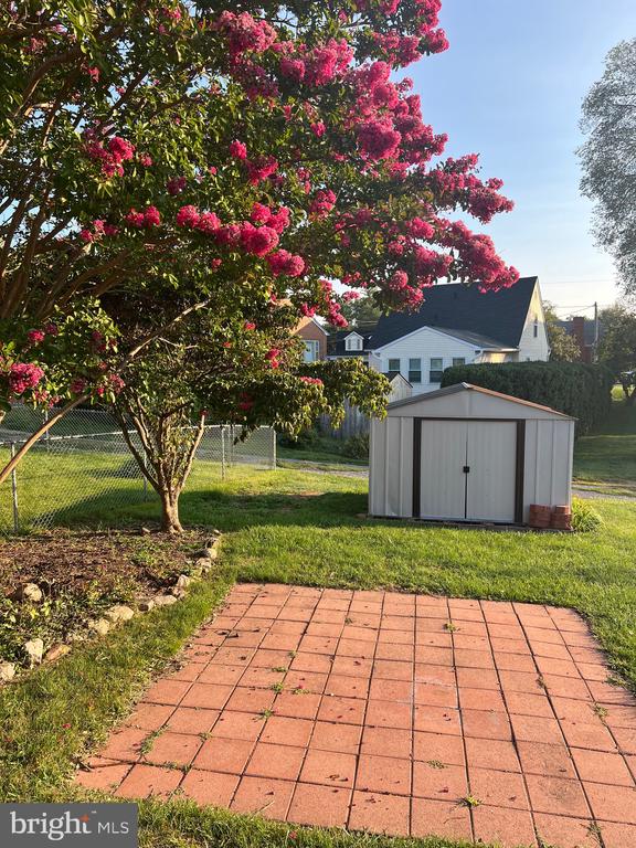 136 LAMBDEN AVENUE