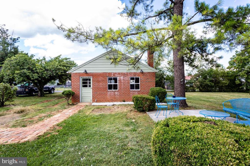 716 FREDERICK AVENUE