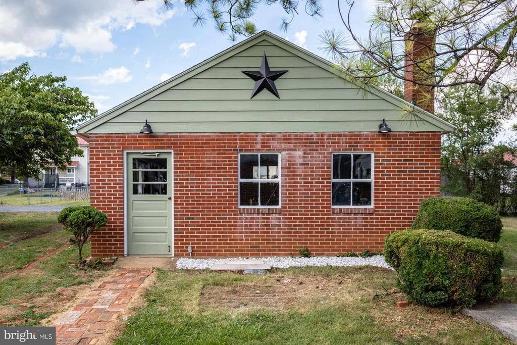 716 FREDERICK AVENUE