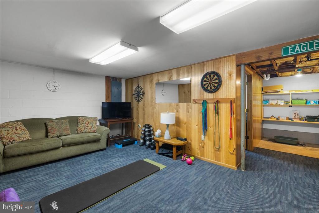 425 BRIARMONT DRIVE