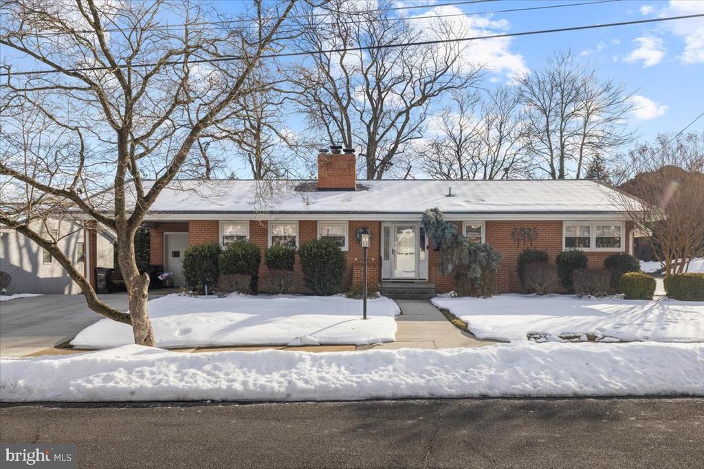 425 BRIARMONT DRIVE