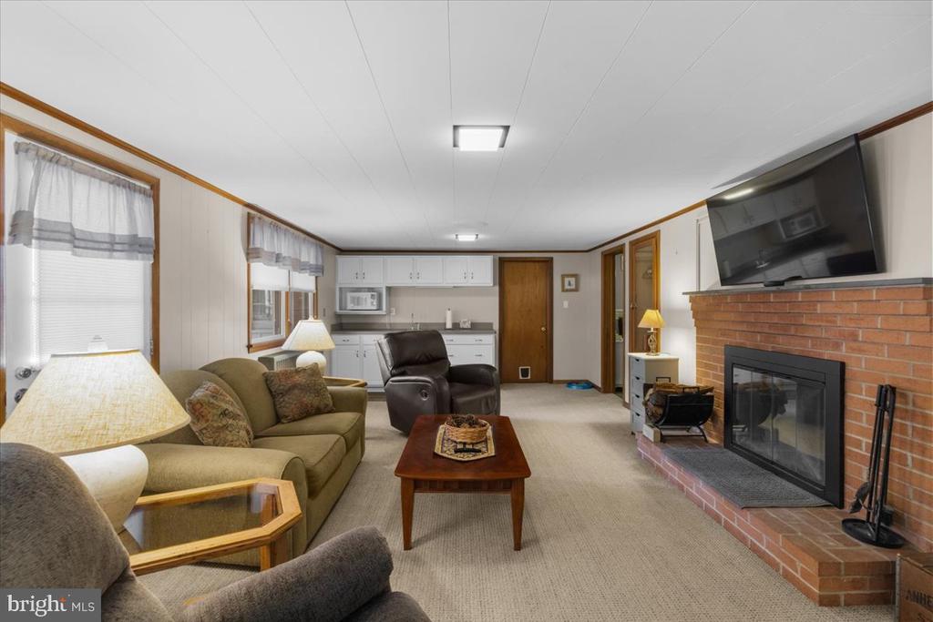 425 BRIARMONT DRIVE