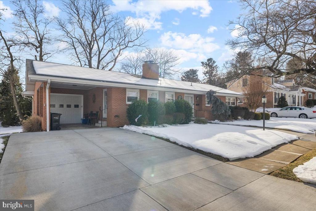 425 BRIARMONT DRIVE