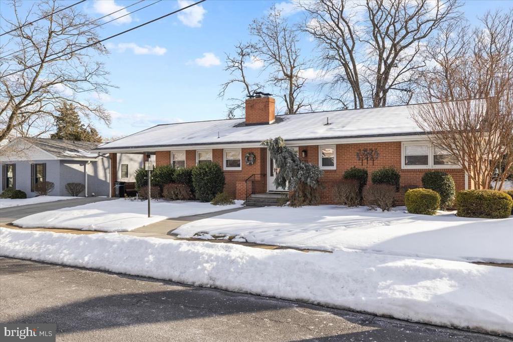 425 BRIARMONT DRIVE