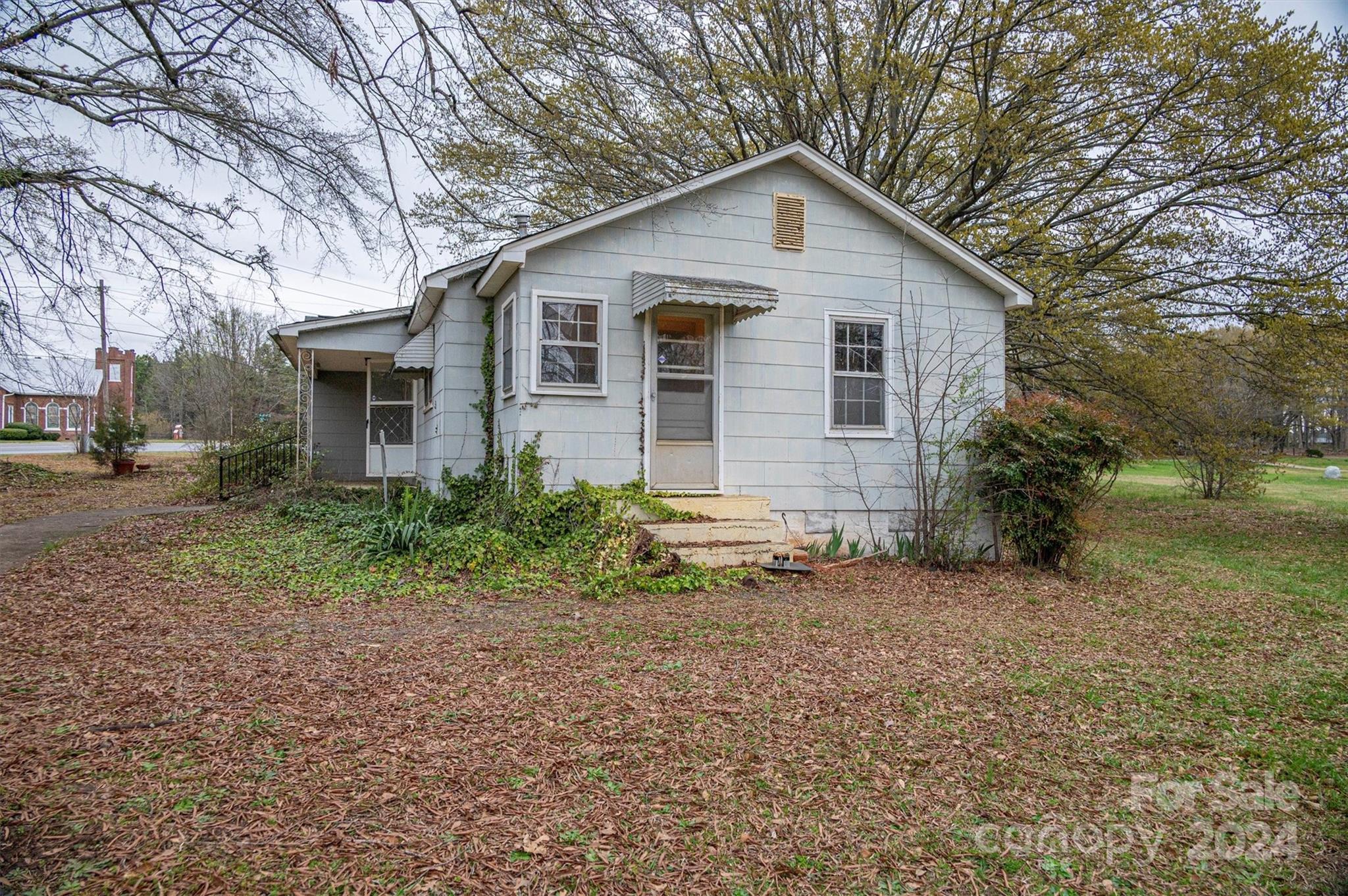 1114 Long Shoals Road