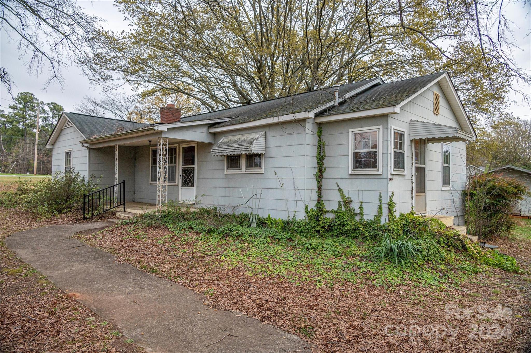 1114 Long Shoals Road