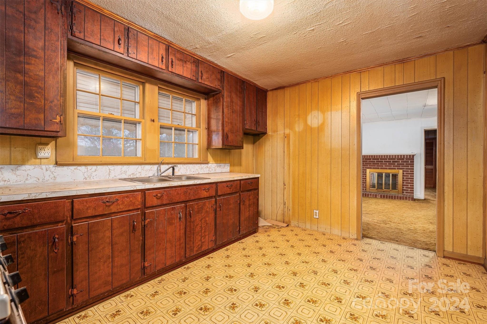 1114 Long Shoals Road