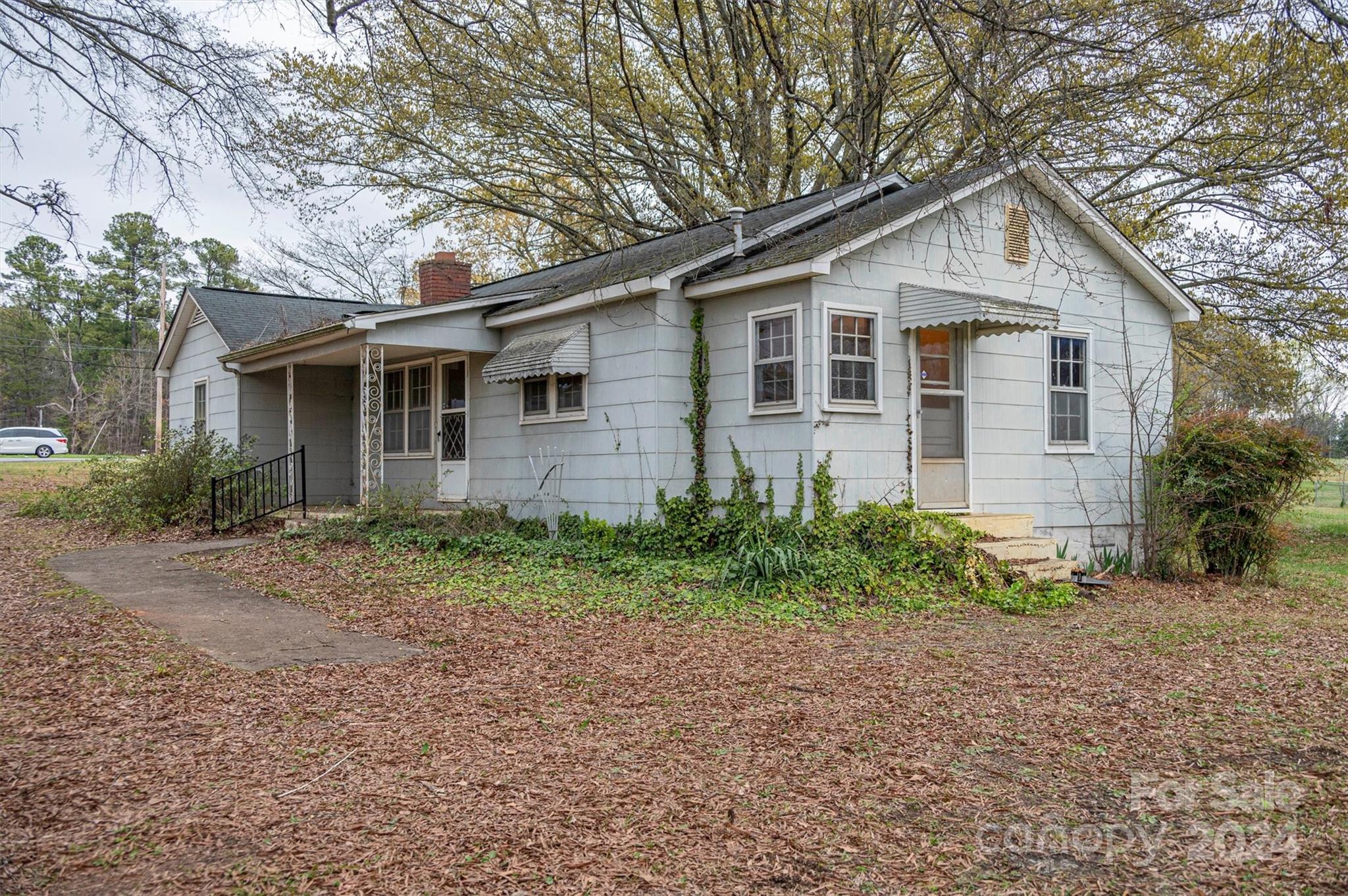 1114 Long Shoals Road