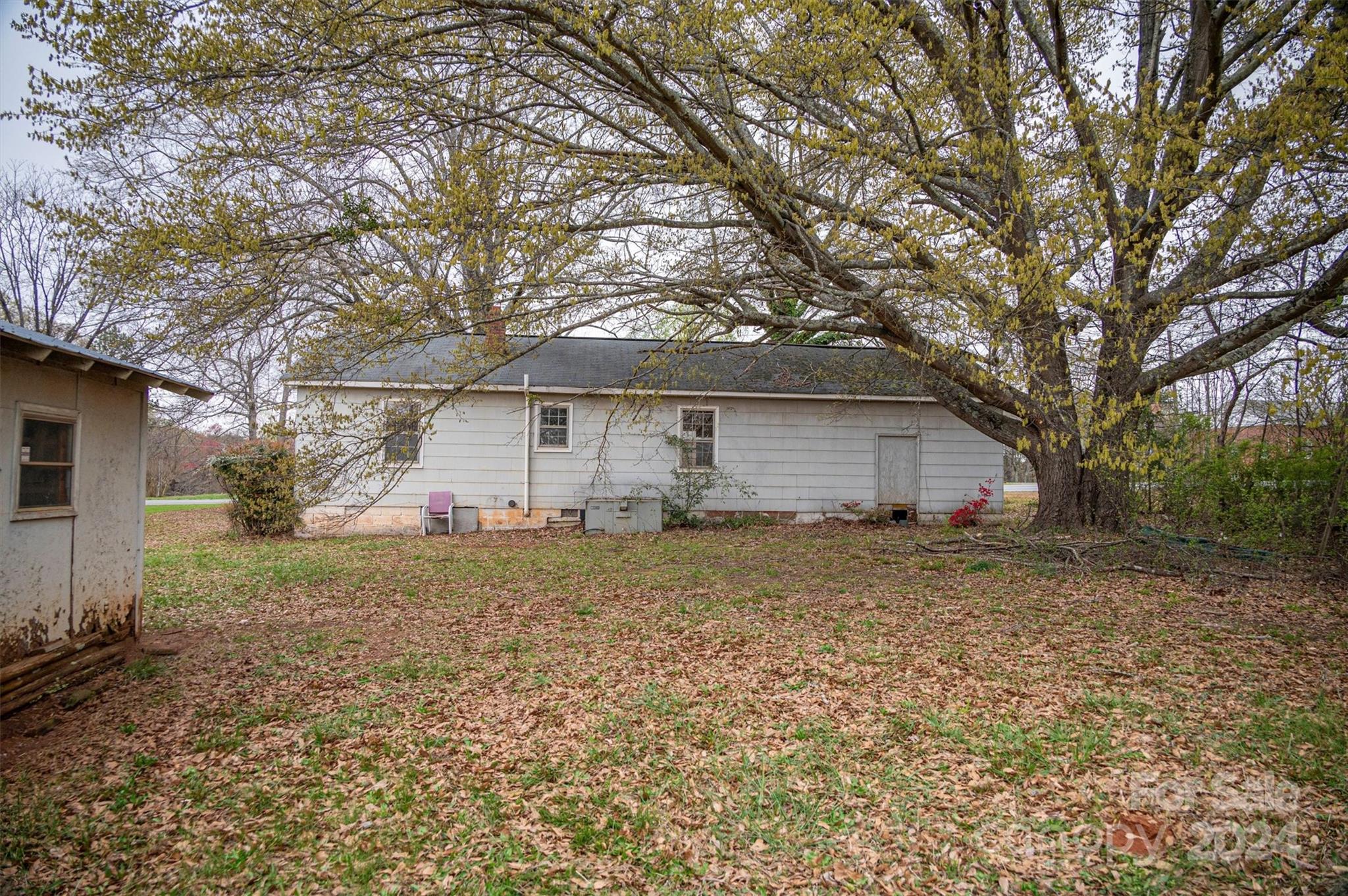 1114 Long Shoals Road