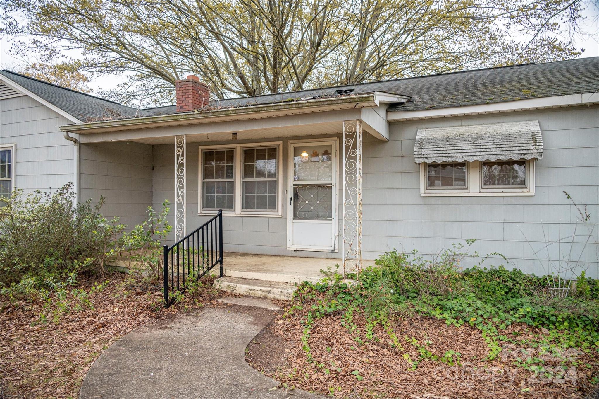 1114 Long Shoals Road