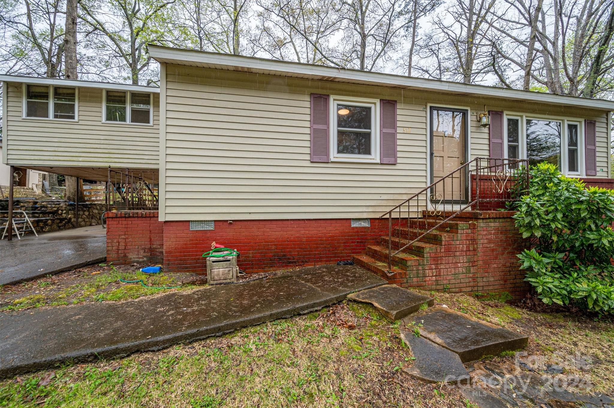 312 E Indiana Avenue