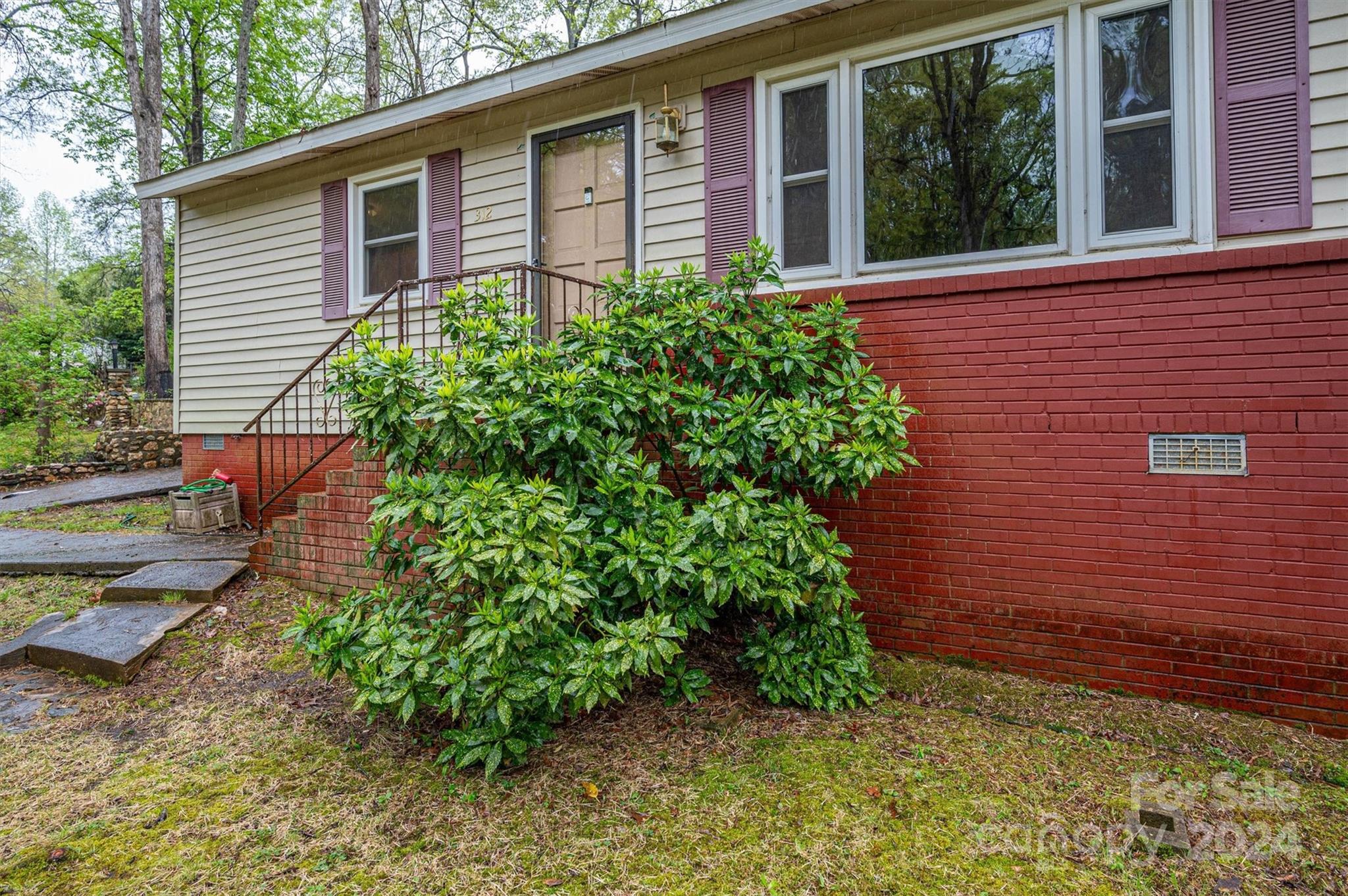 312 E Indiana Avenue