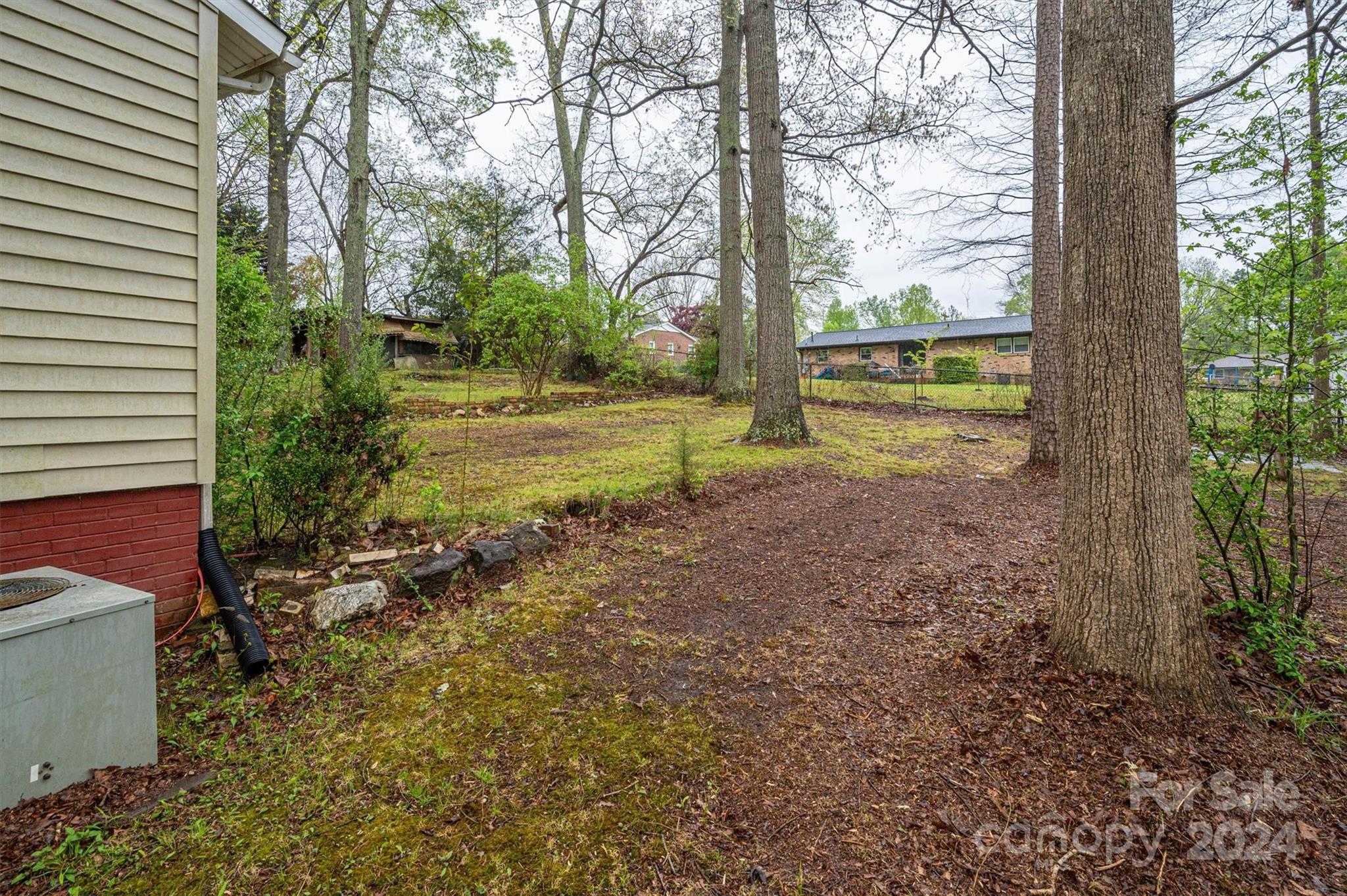 312 E Indiana Avenue