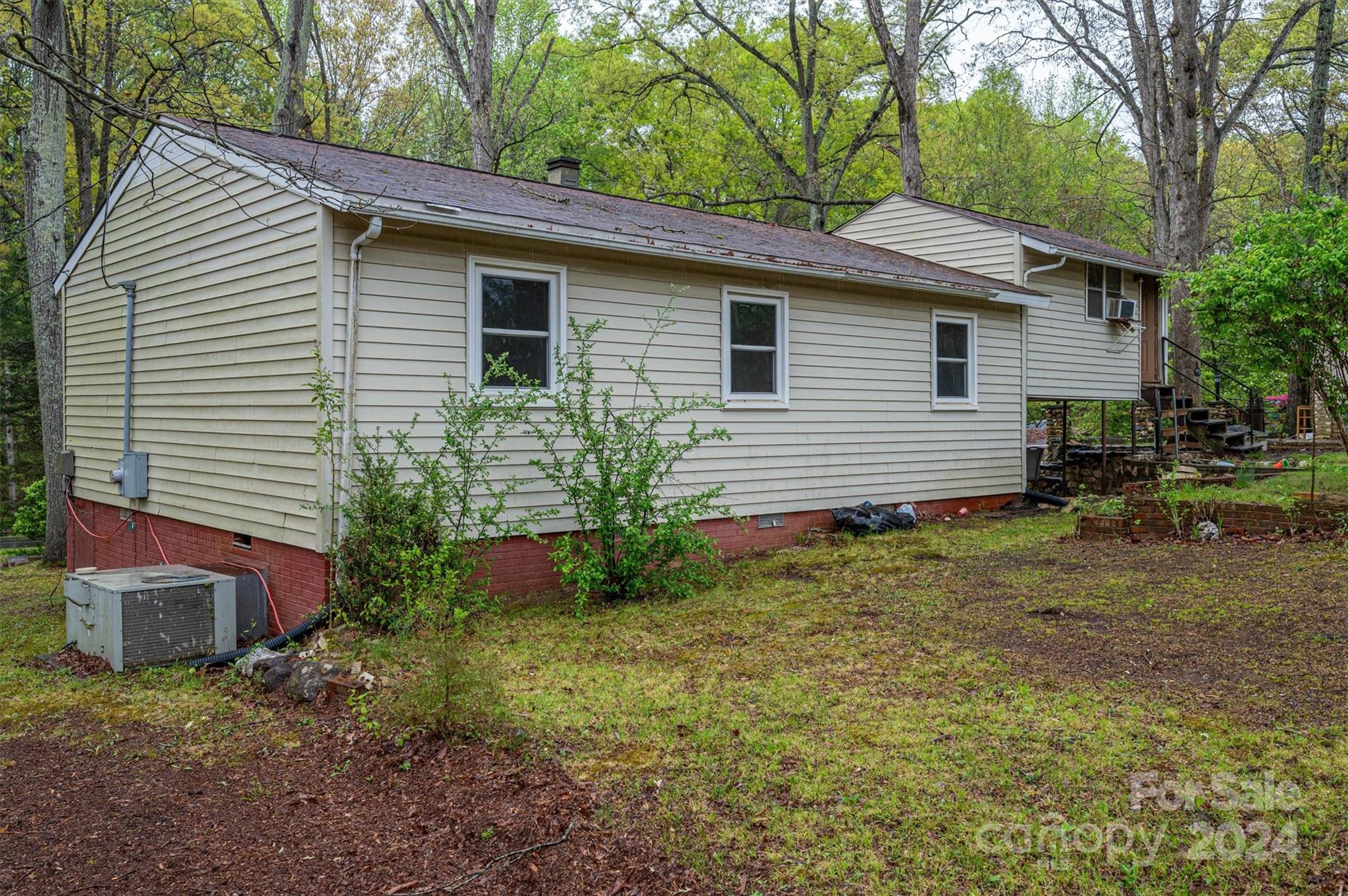 312 E Indiana Avenue