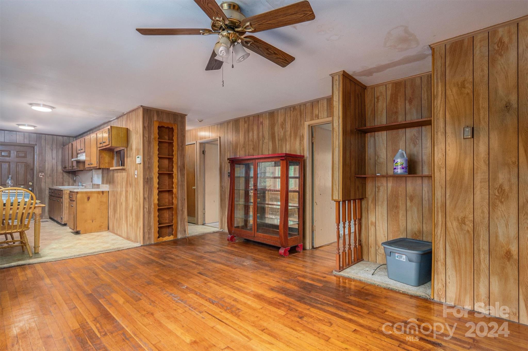 312 E Indiana Avenue