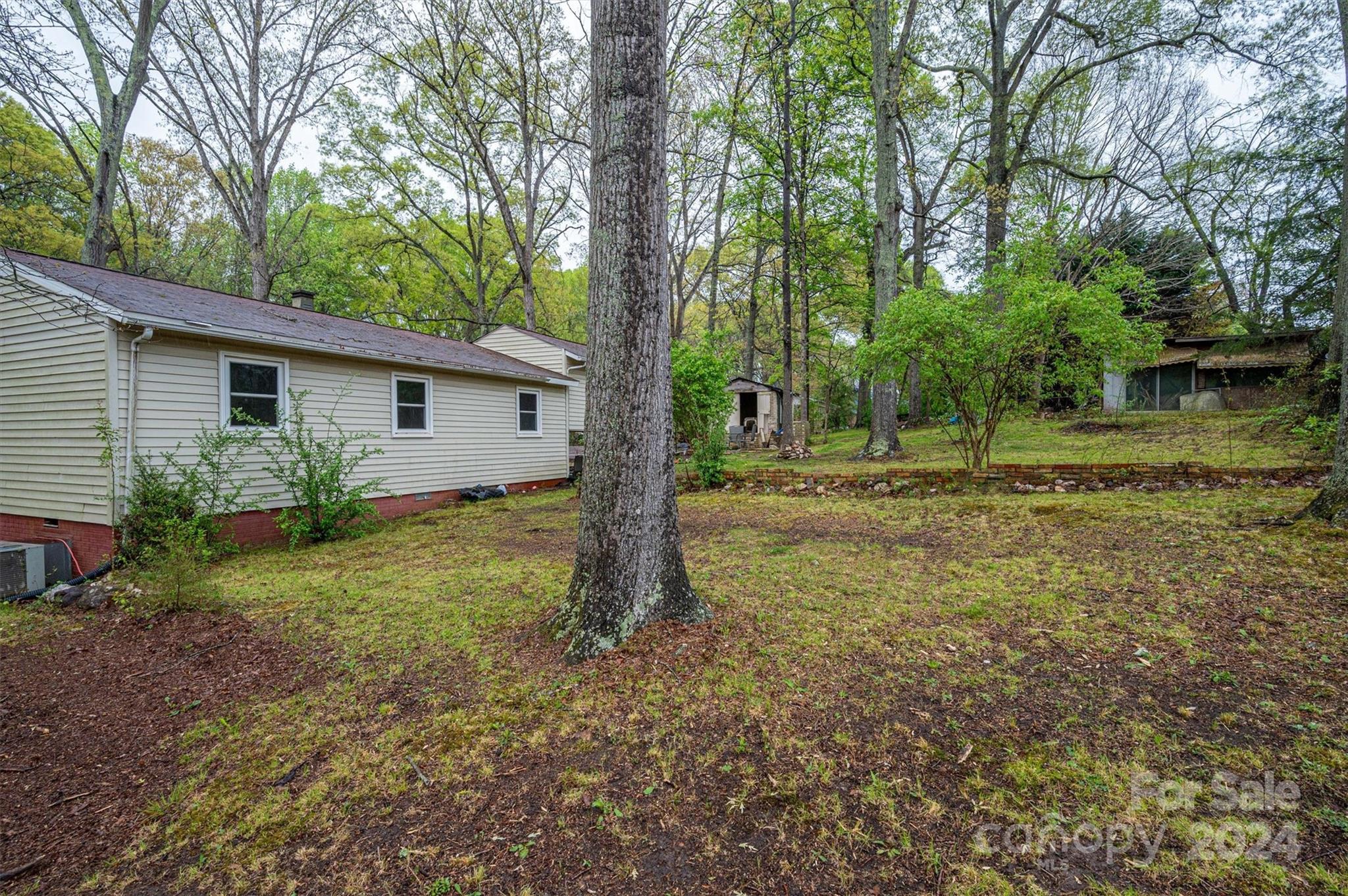 312 E Indiana Avenue