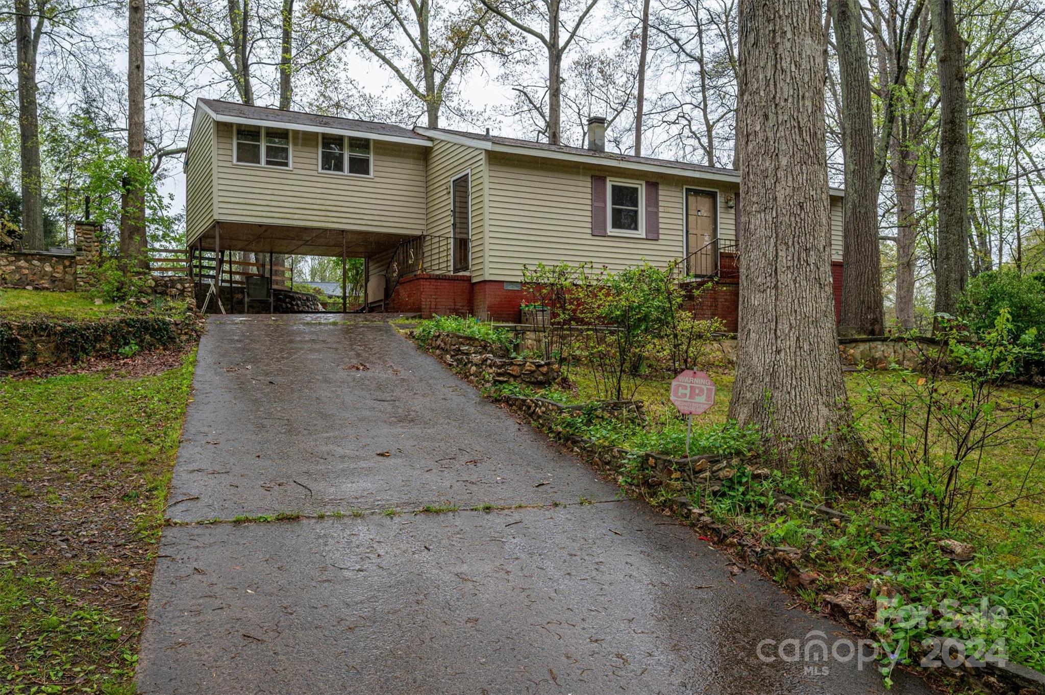 312 E Indiana Avenue