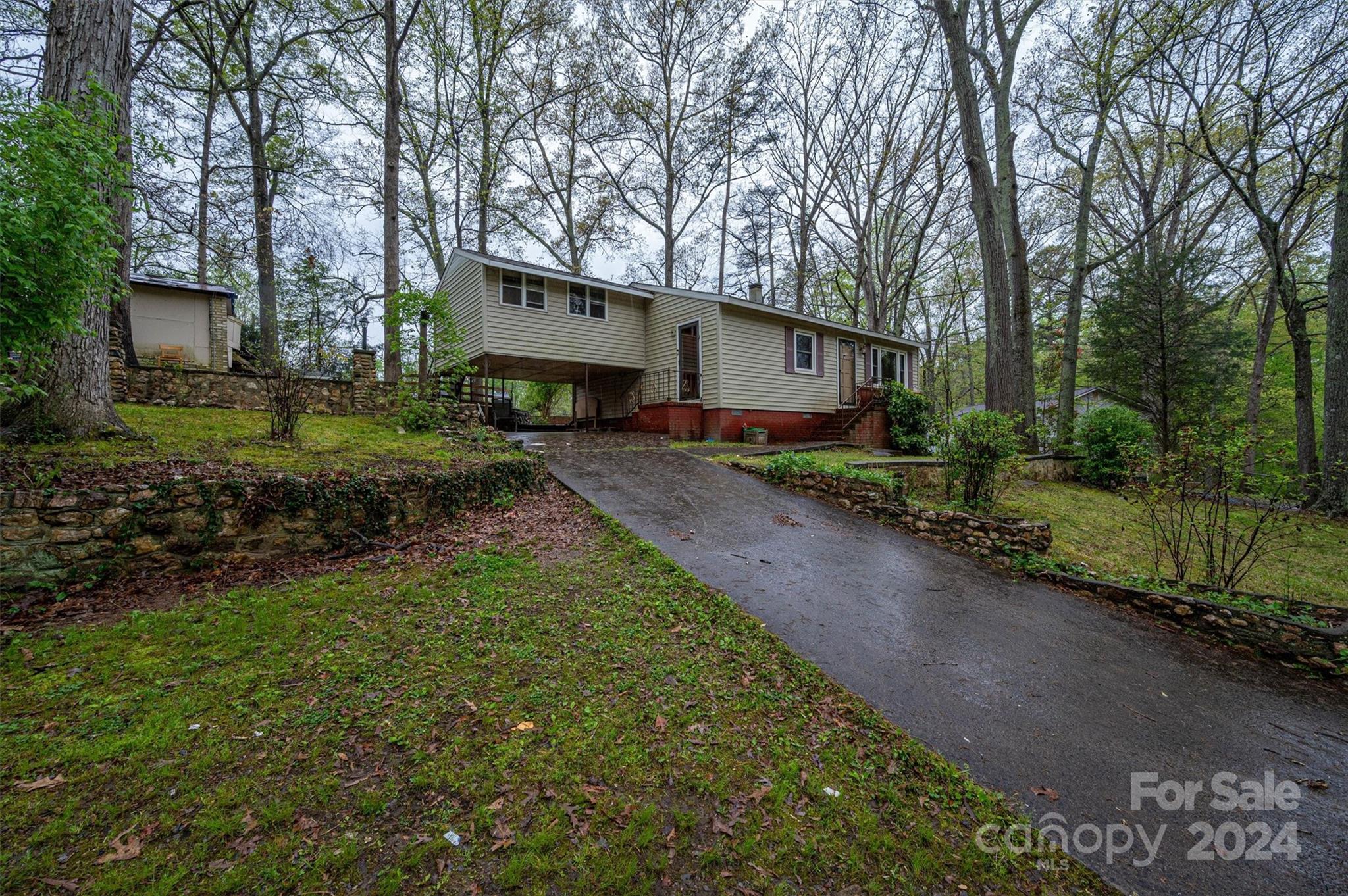 312 E Indiana Avenue