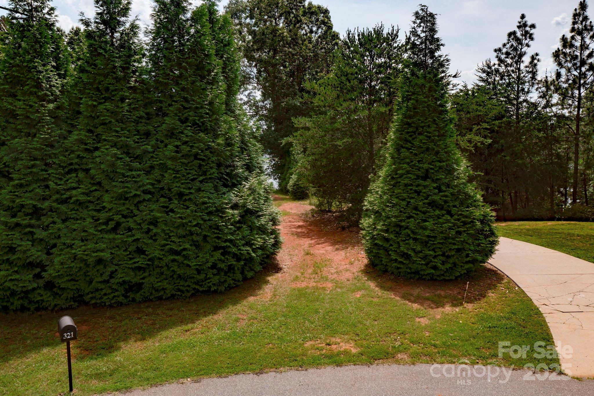 321 Rivercliff Drive Unit: 33