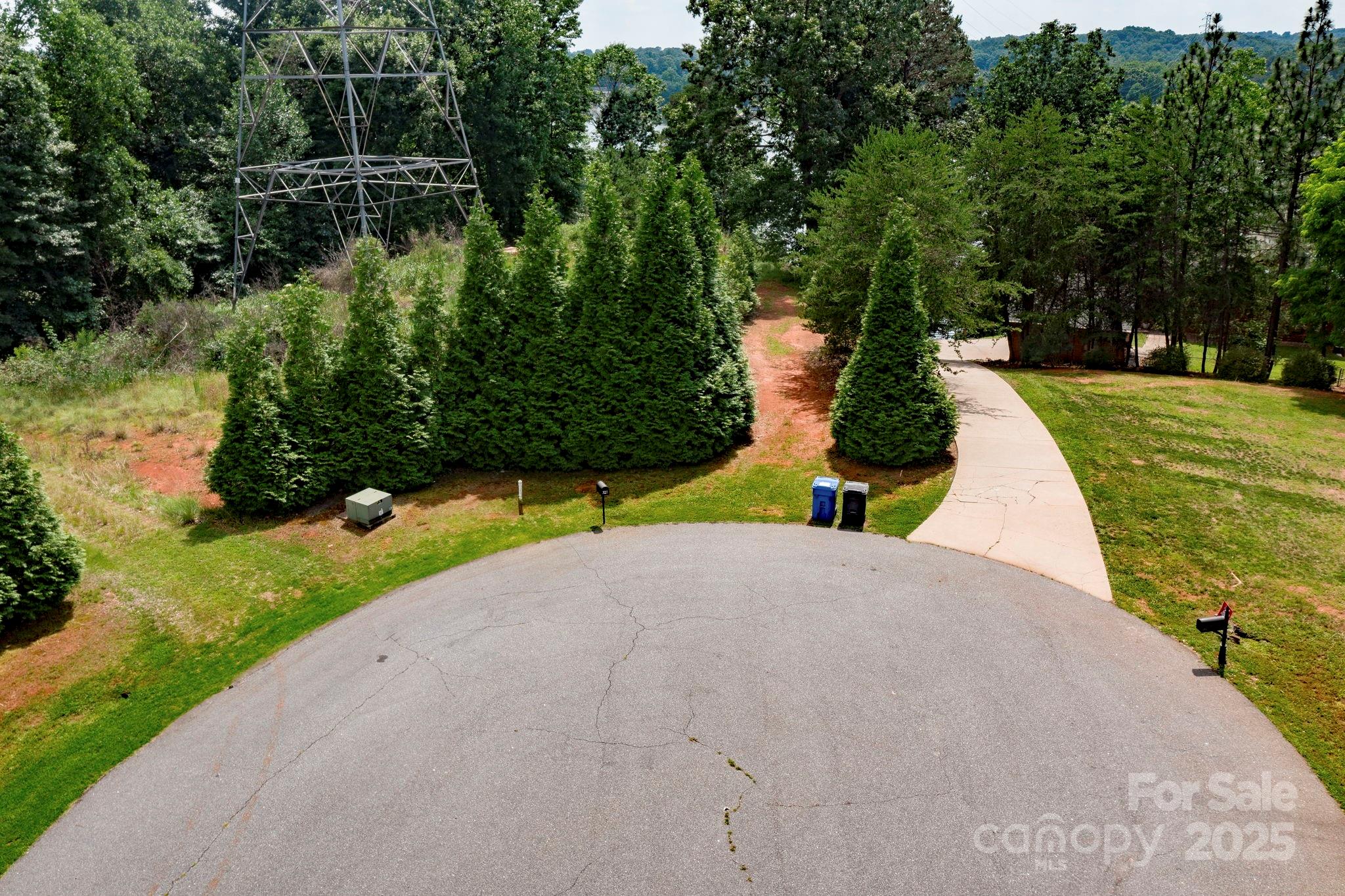 321 Rivercliff Drive Unit: 33