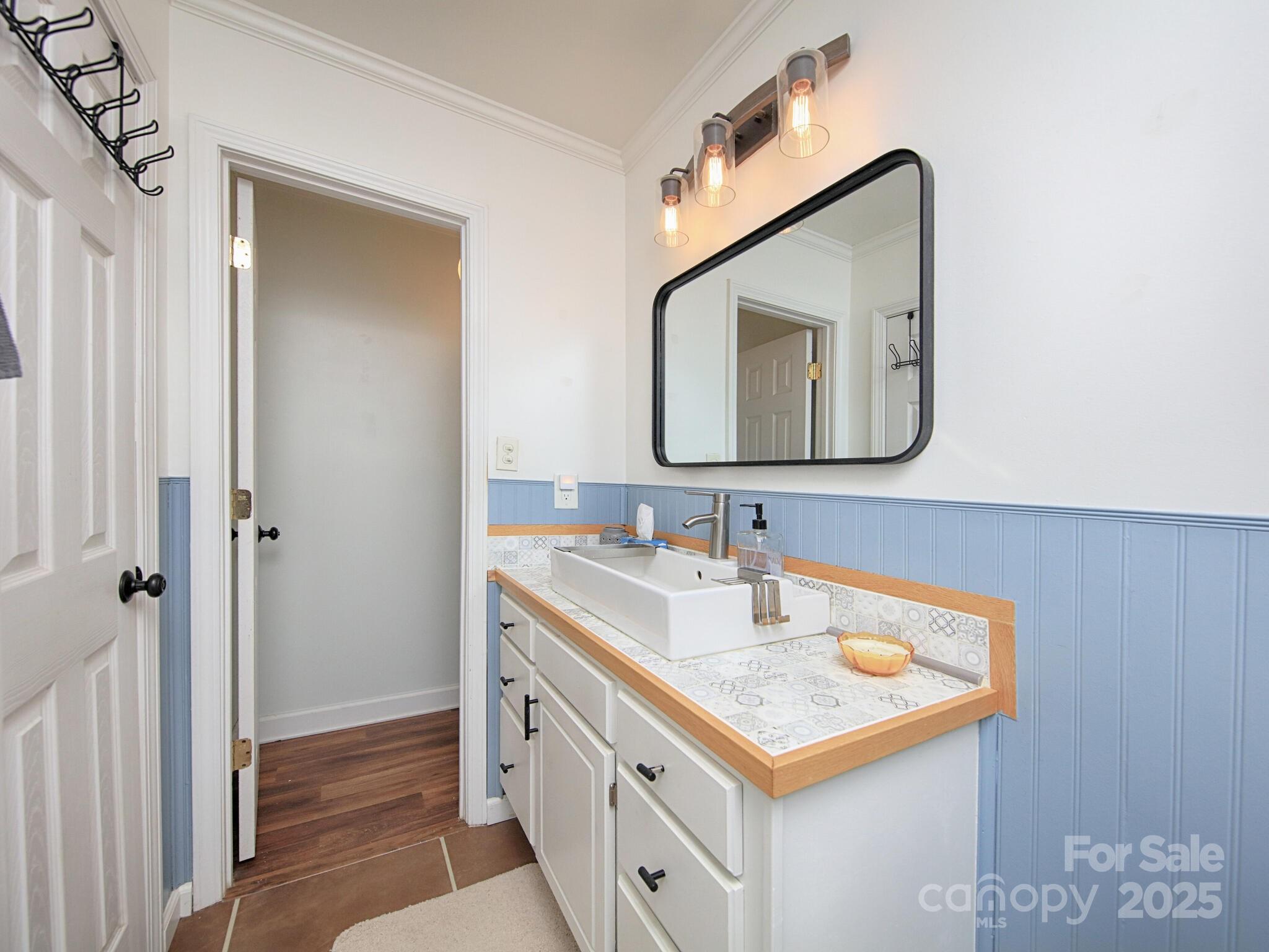 5260 NC Hwy 73 Highway