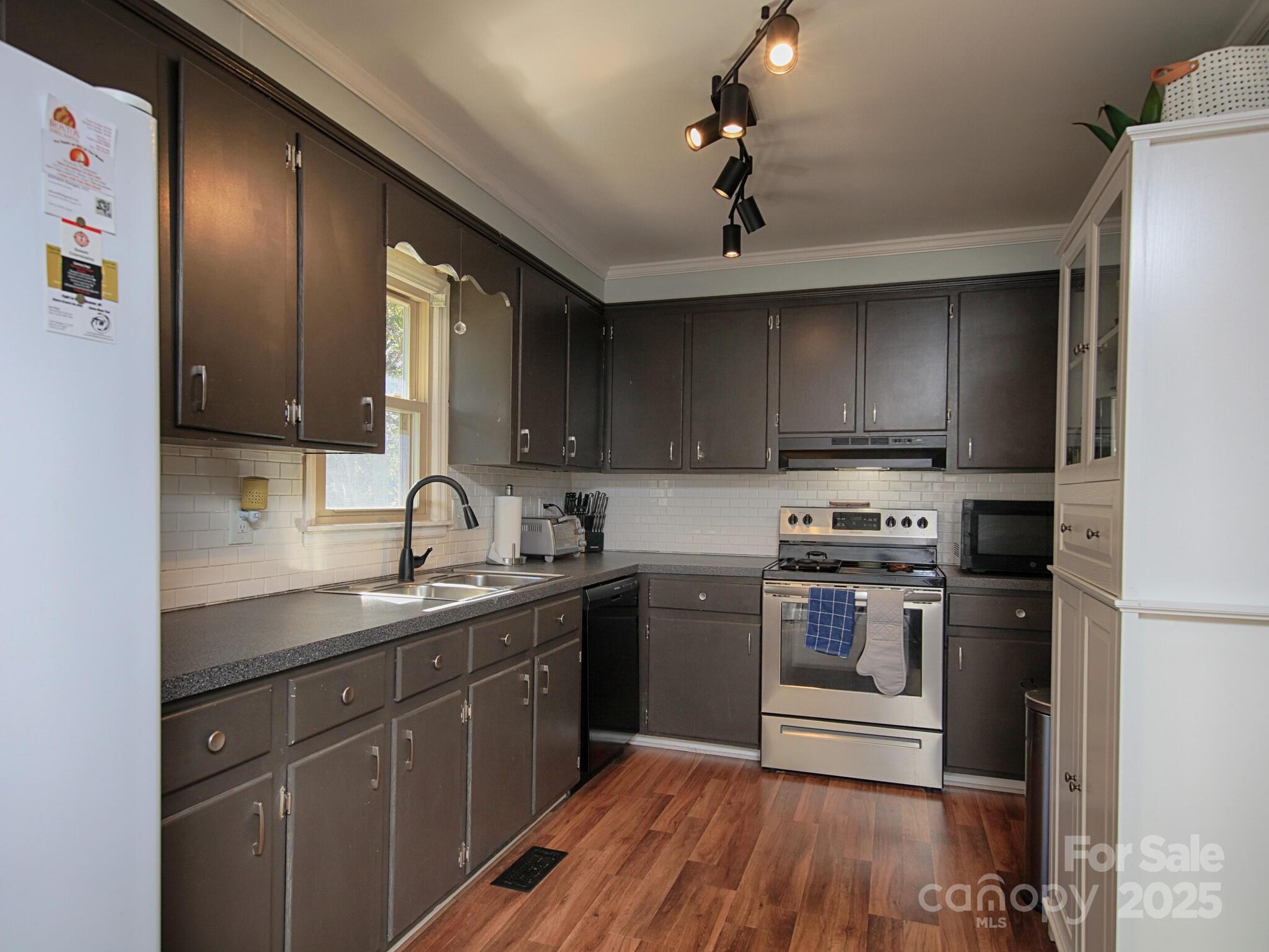 5260 NC Hwy 73 Highway