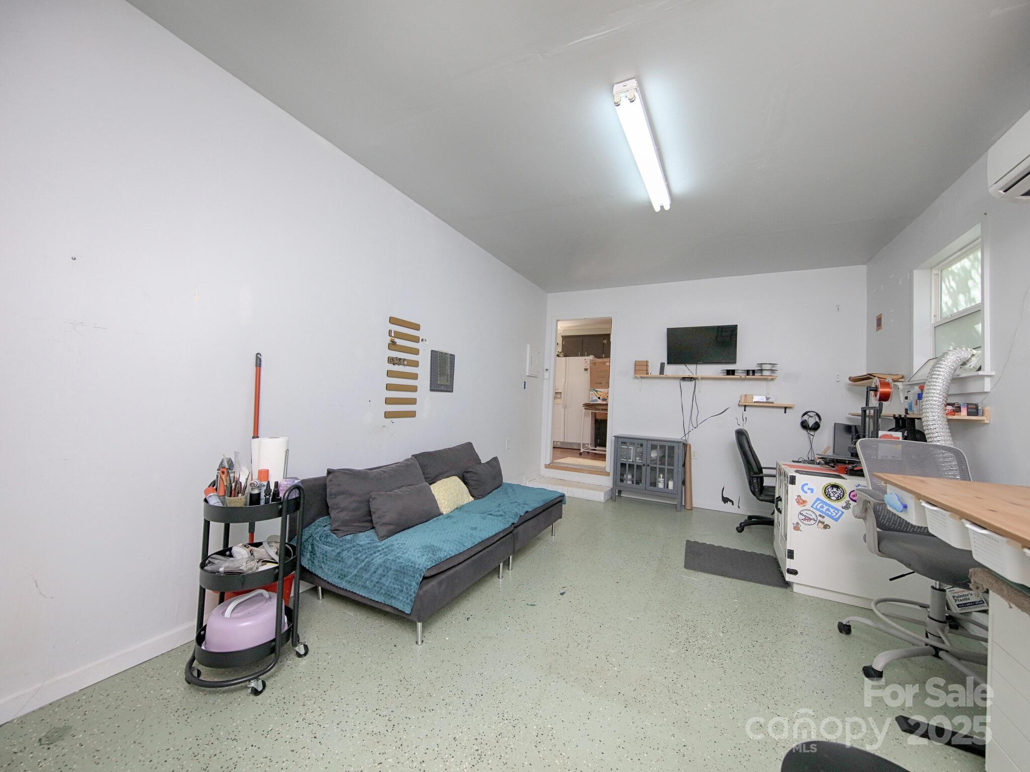 5260 NC Hwy 73 Highway