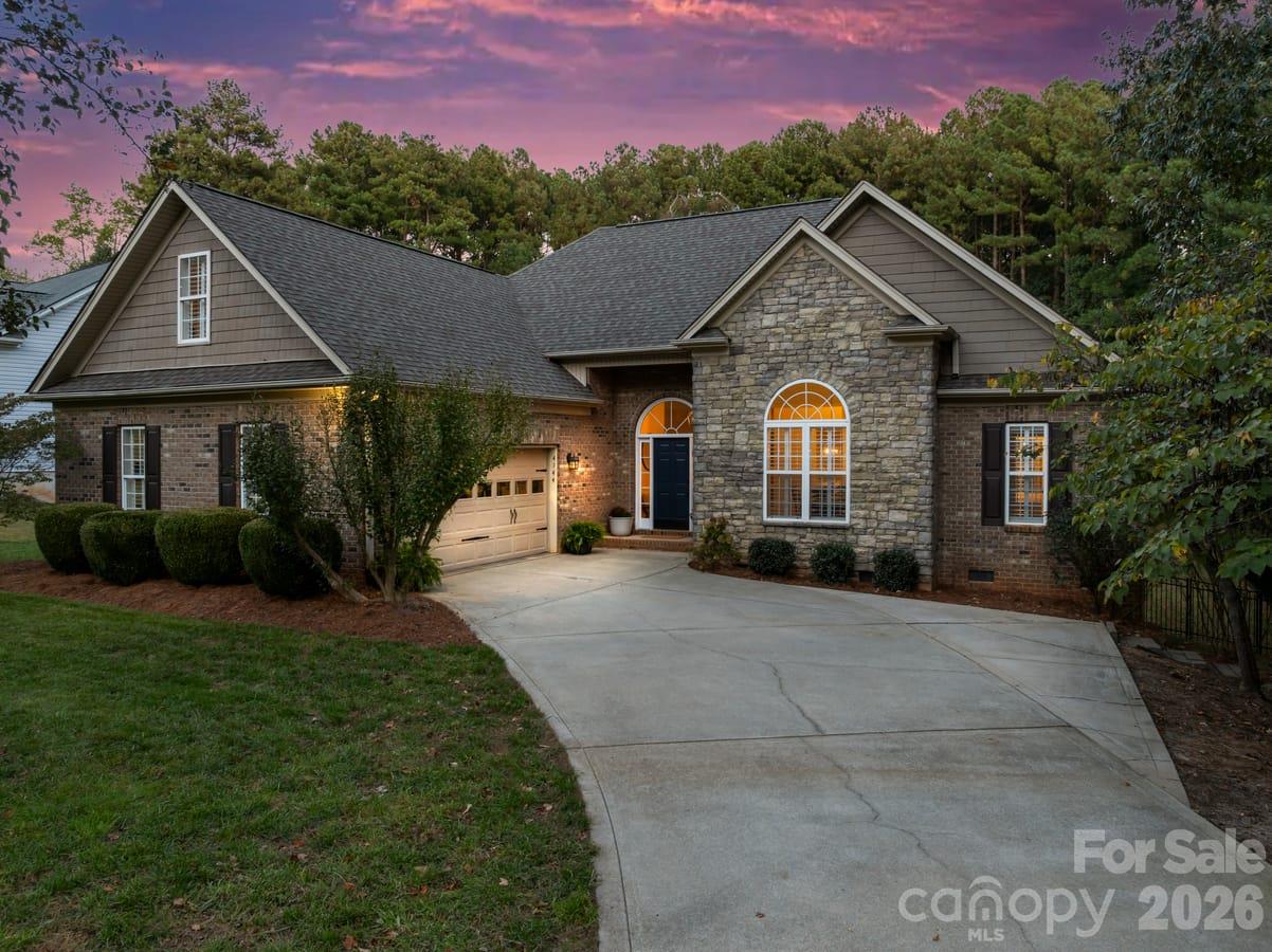 4144 Isle Of Pines Drive Denver Nc Us 28037 Car4435439