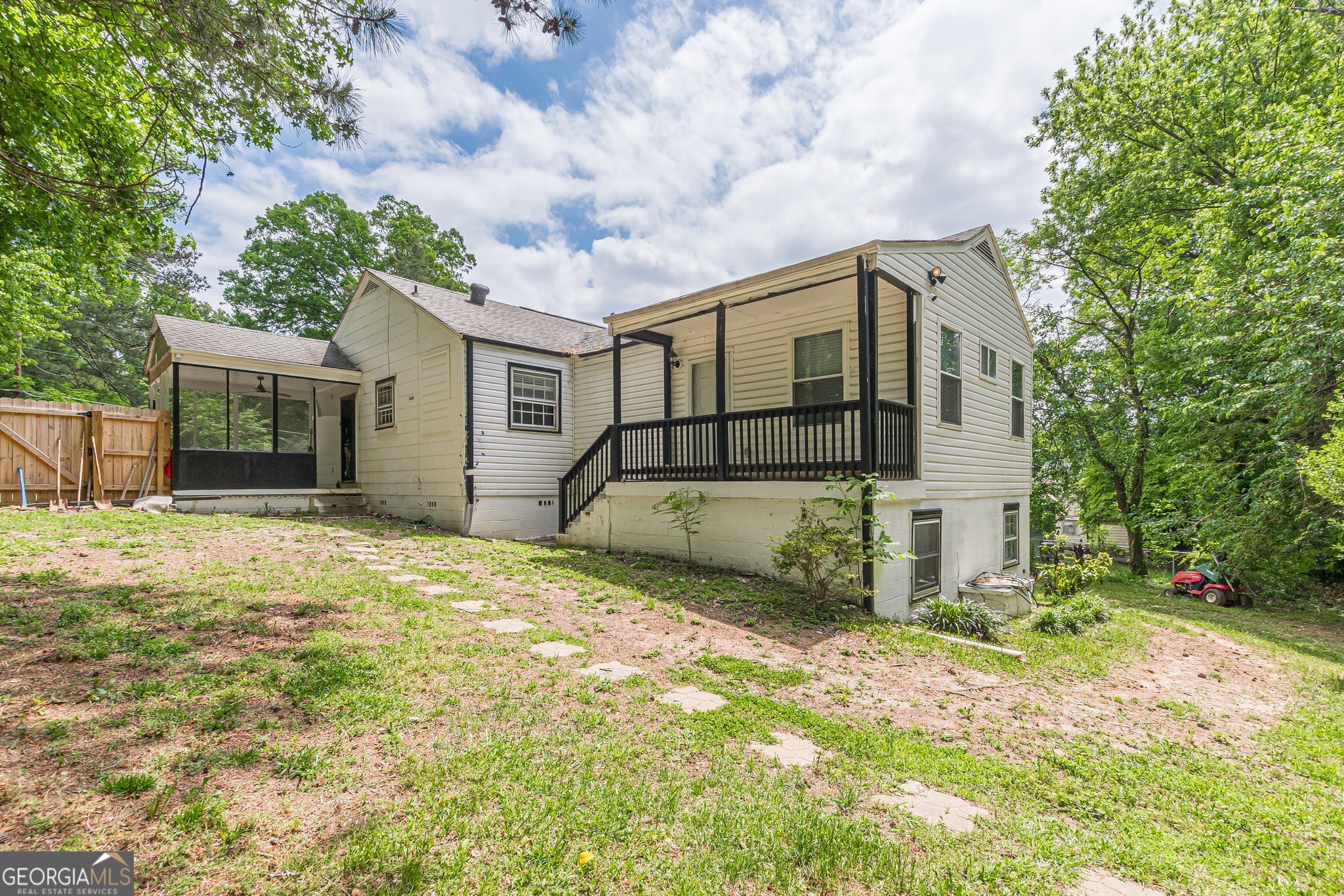 3311 Lavista Drive
