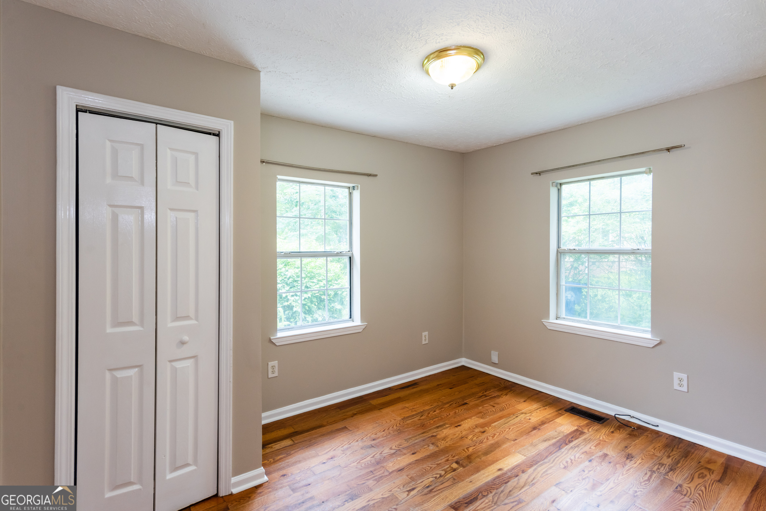 3172 Humphries Drive SE REAR