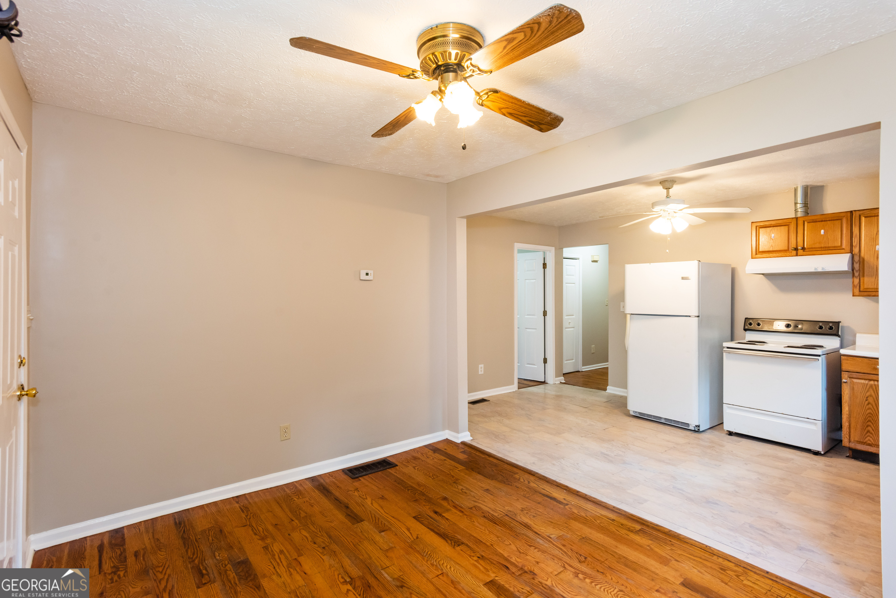 3172 Humphries Drive SE REAR