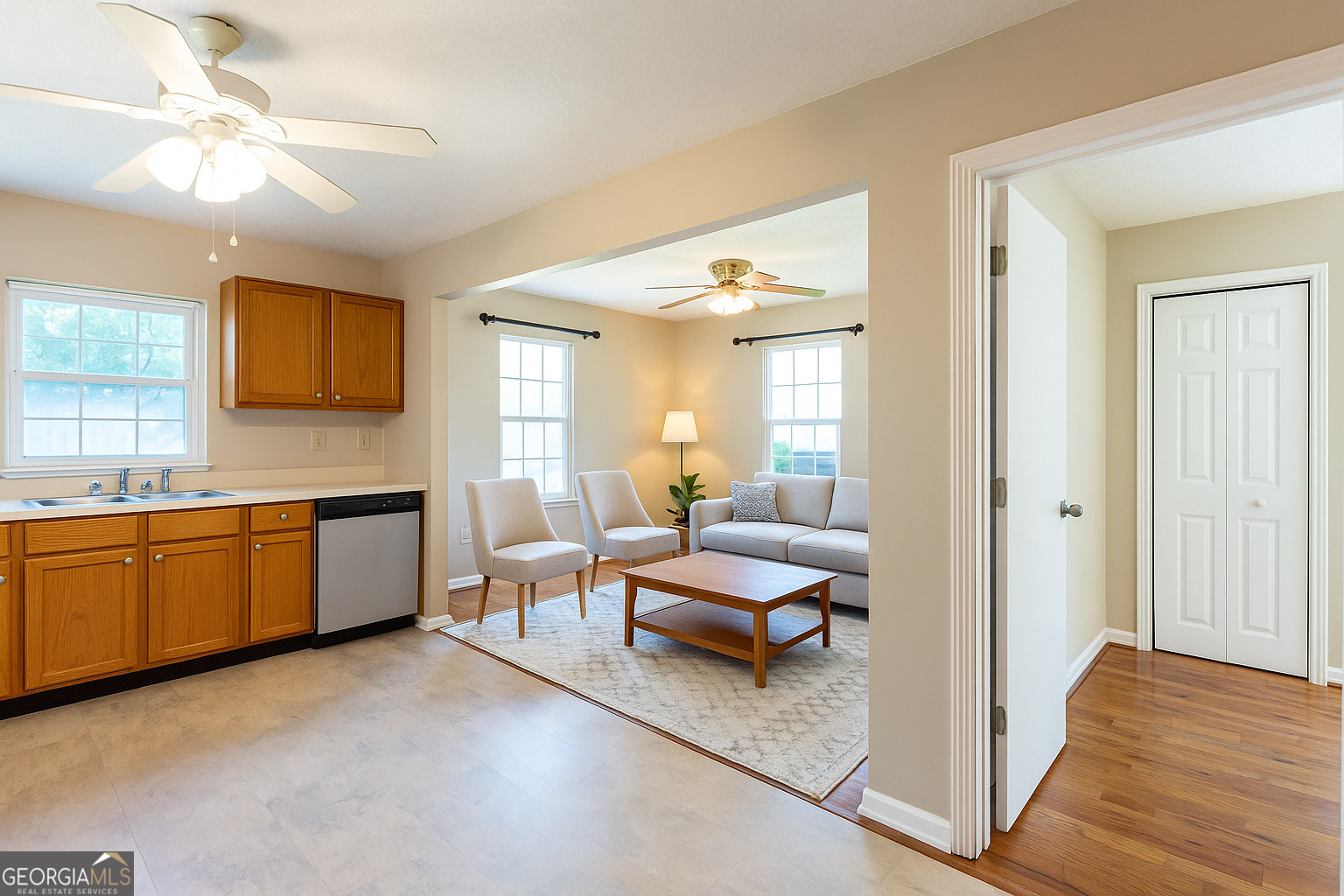 3172 Humphries Drive SE REAR