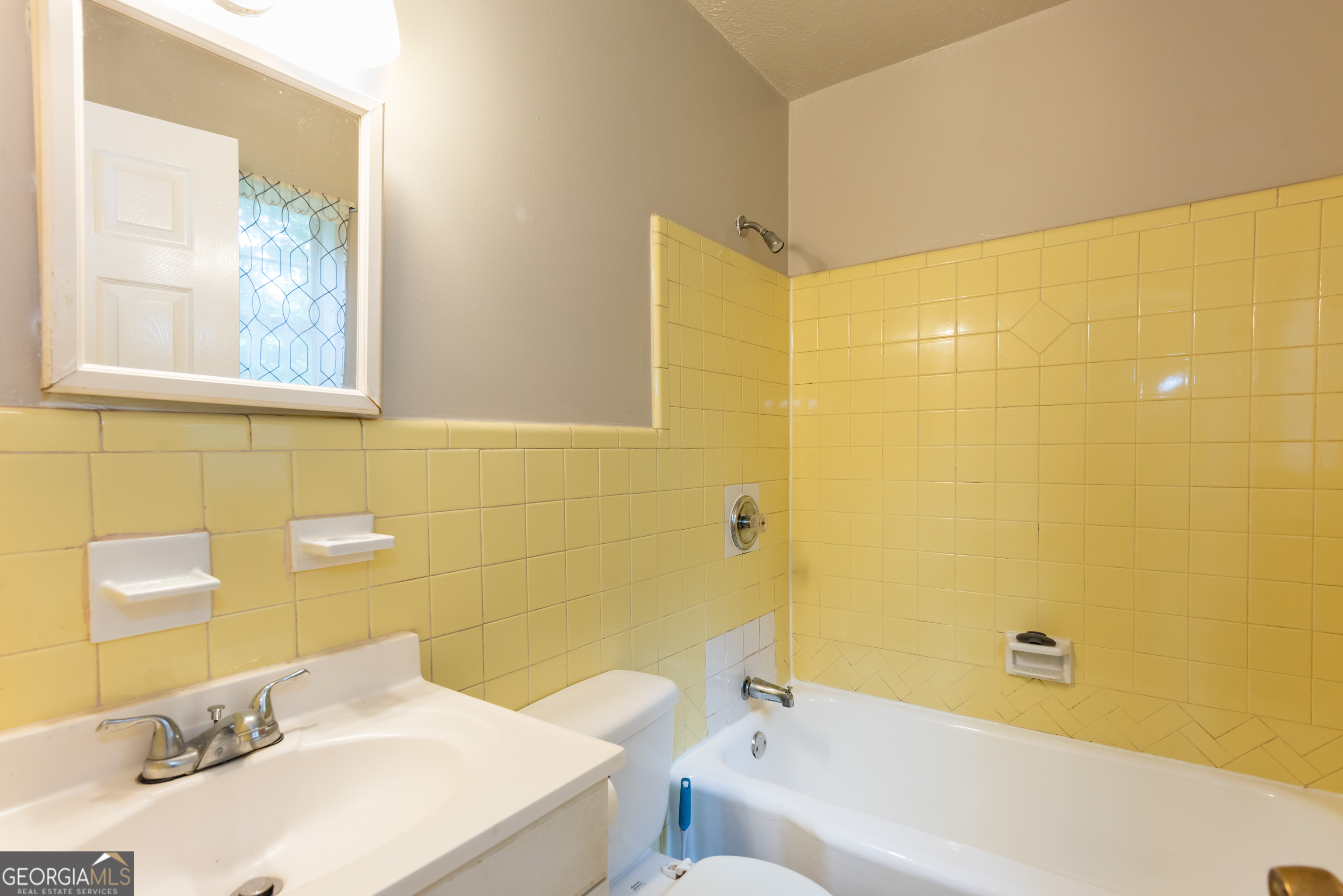 3172 Humphries Drive SE REAR