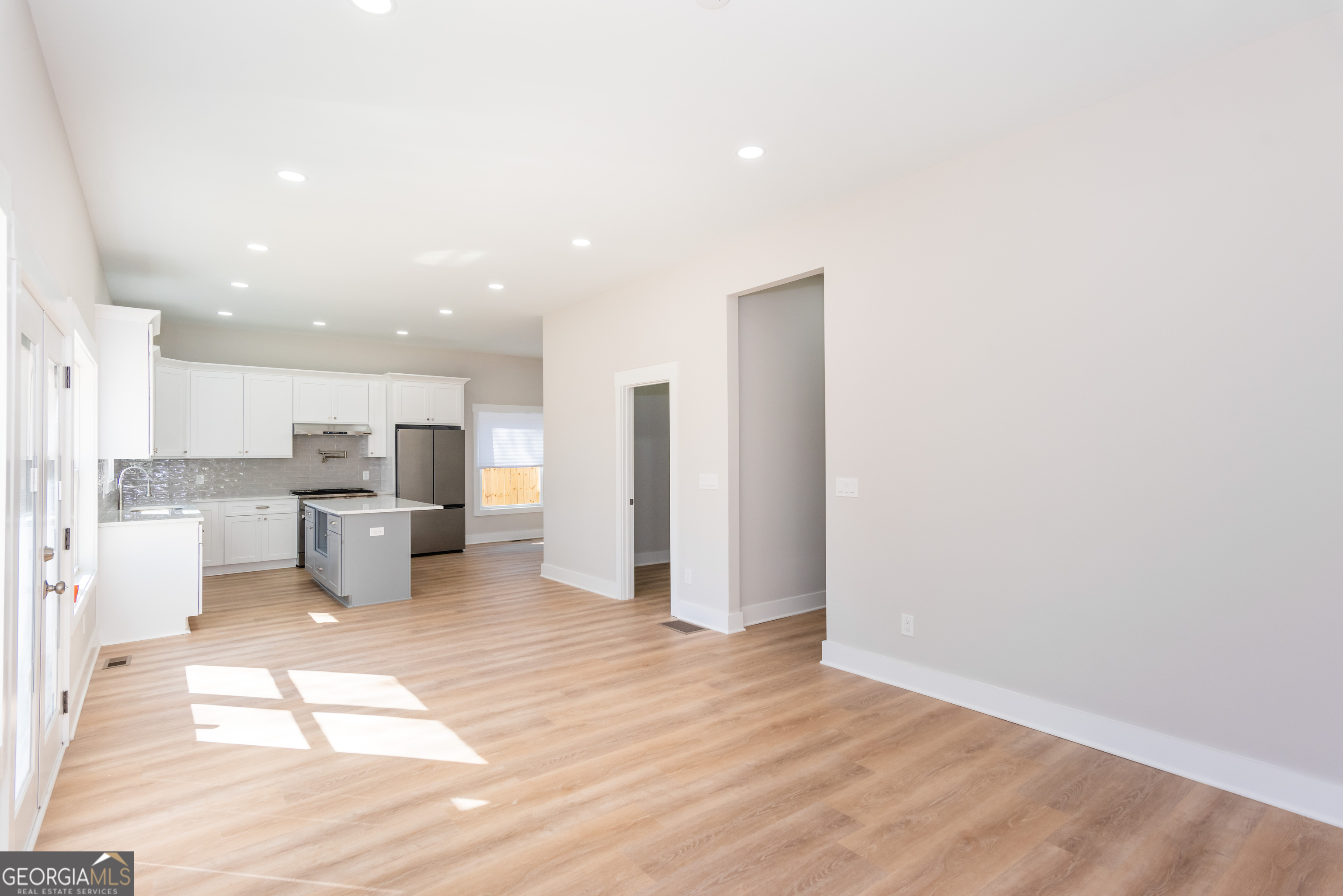 3286 Bachelor Street