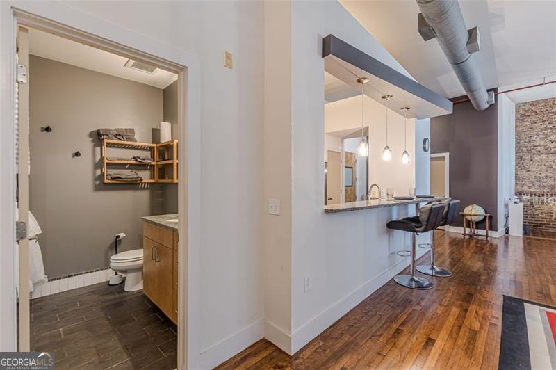 600 COLLEGE # 101, Hapeville Unit: 101