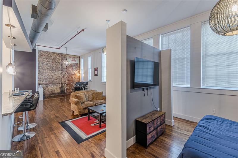 600 COLLEGE # 101, Hapeville Unit: 101