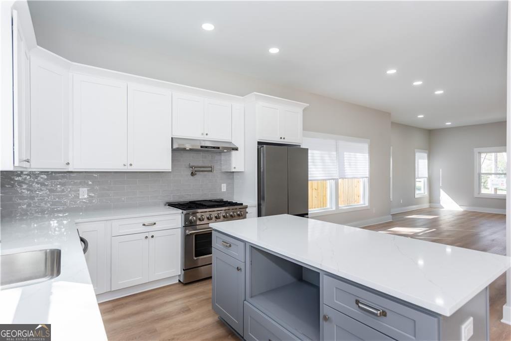 3286 Bachelor Street