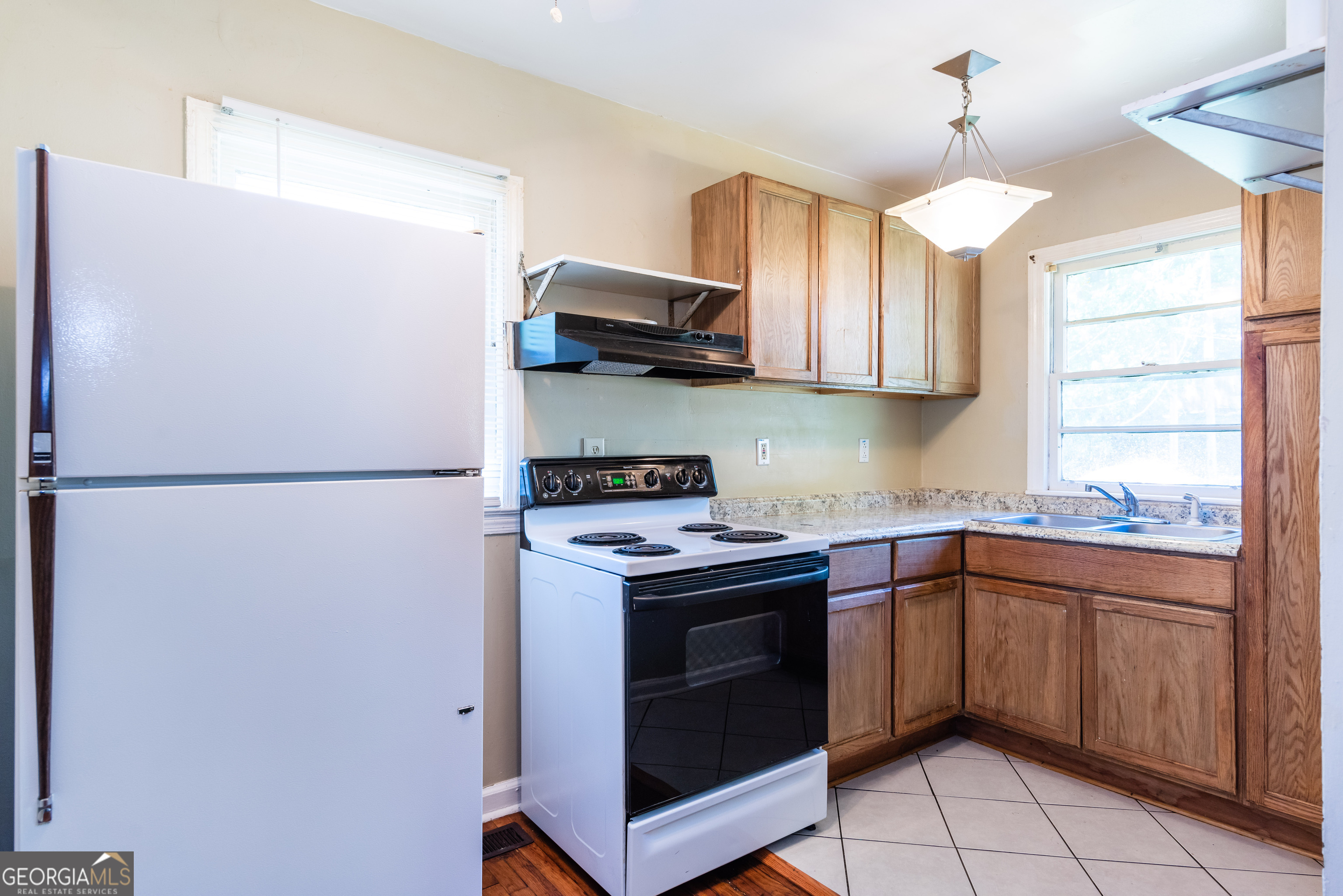 2982 Pearl Street SIDE Unit: LEFT SIDE