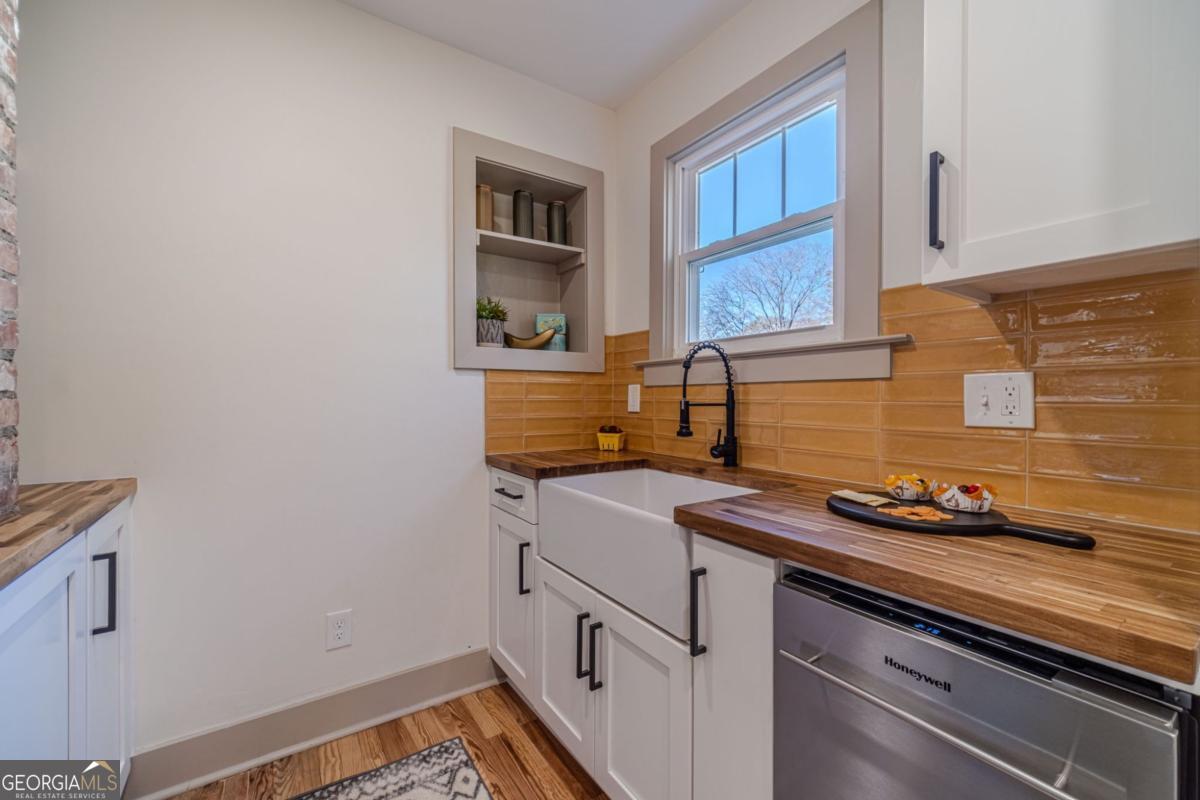 1883 Cambridge Avenue