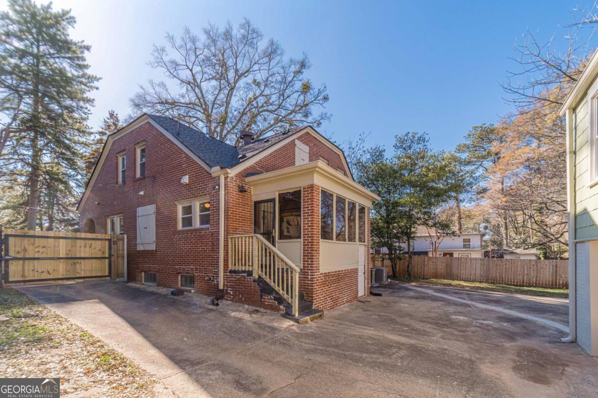 1883 Cambridge Avenue