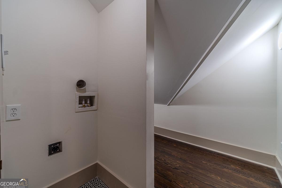 1883 Cambridge Avenue