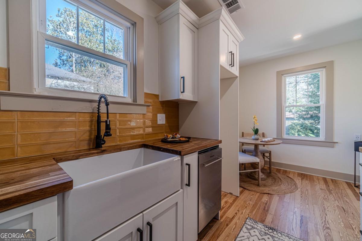 1883 Cambridge Avenue