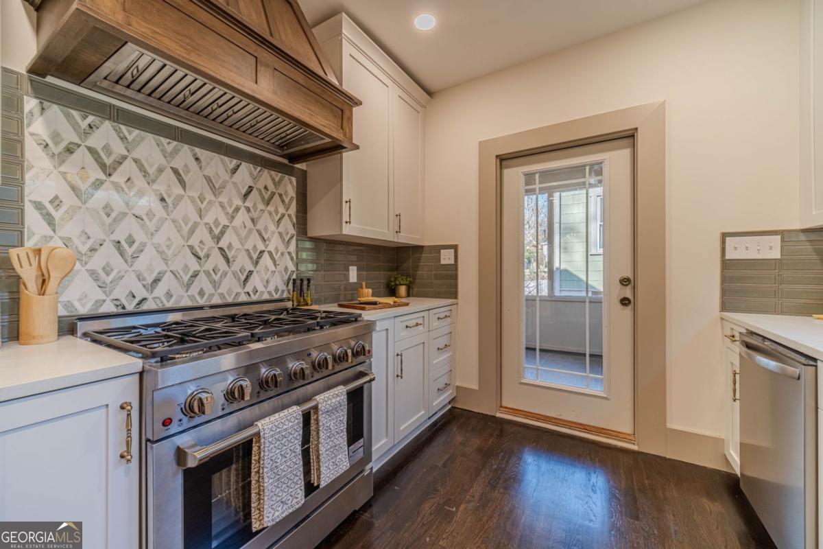 1883 Cambridge Avenue