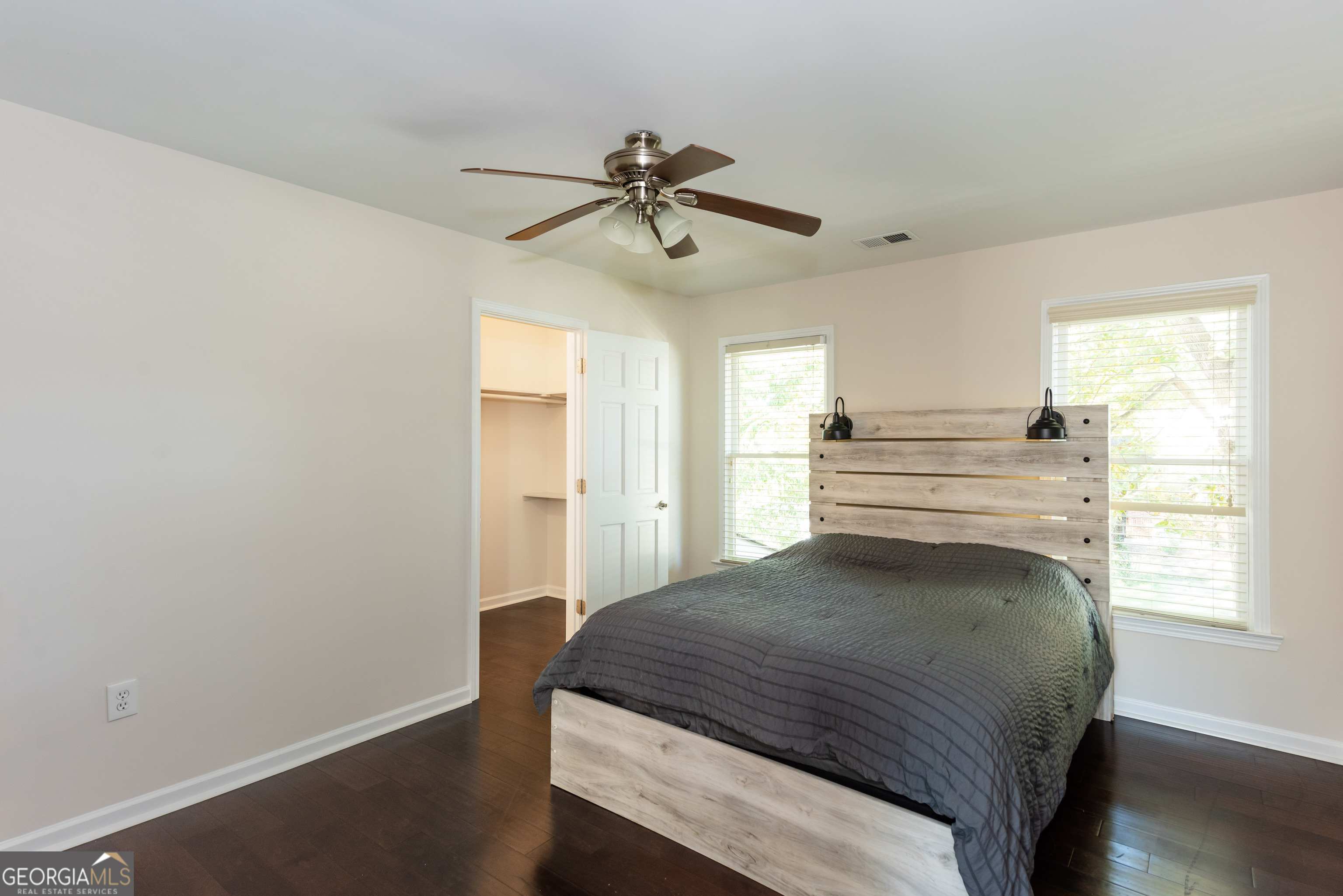 1907 Cambridge Avenue