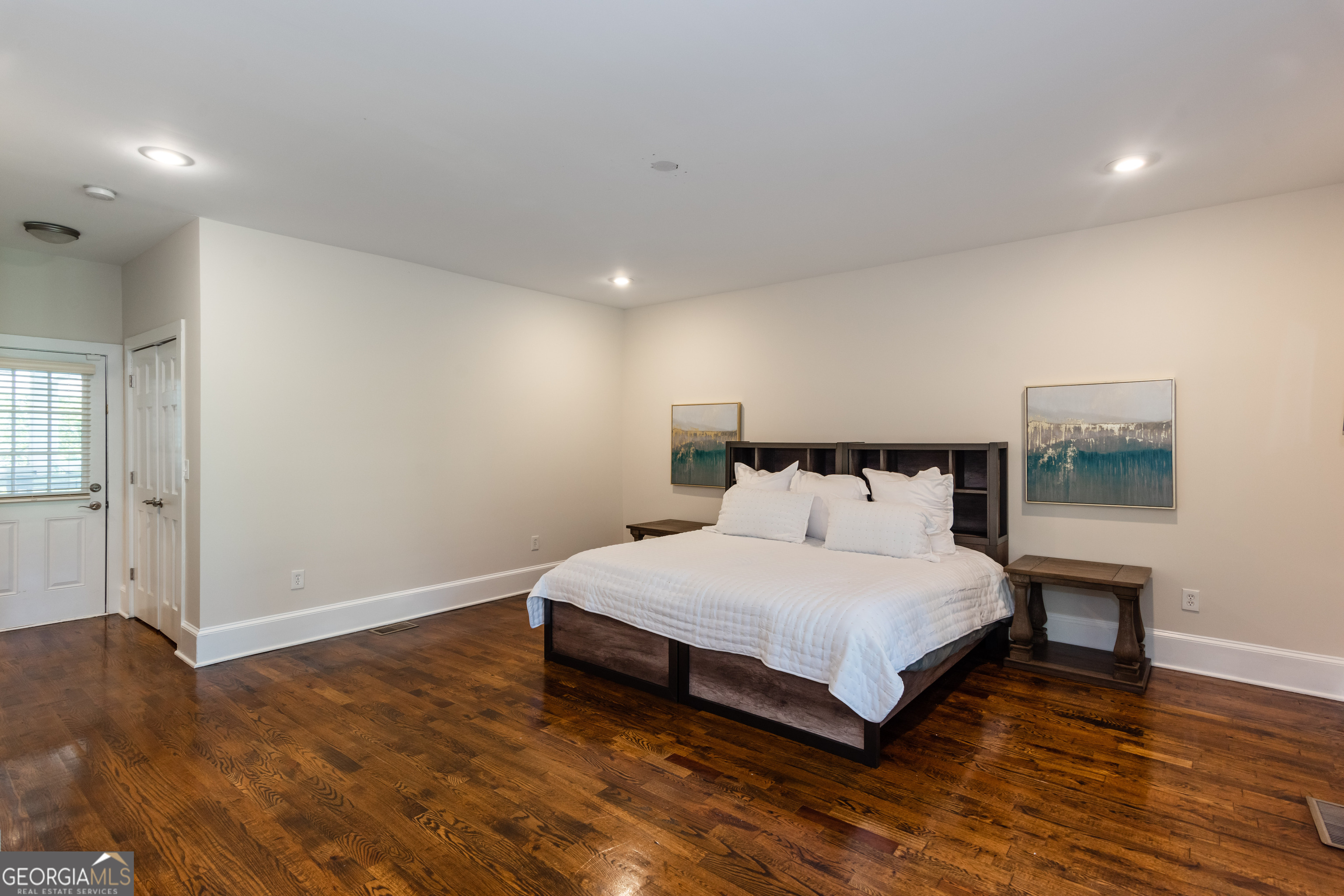 1907 Cambridge Avenue