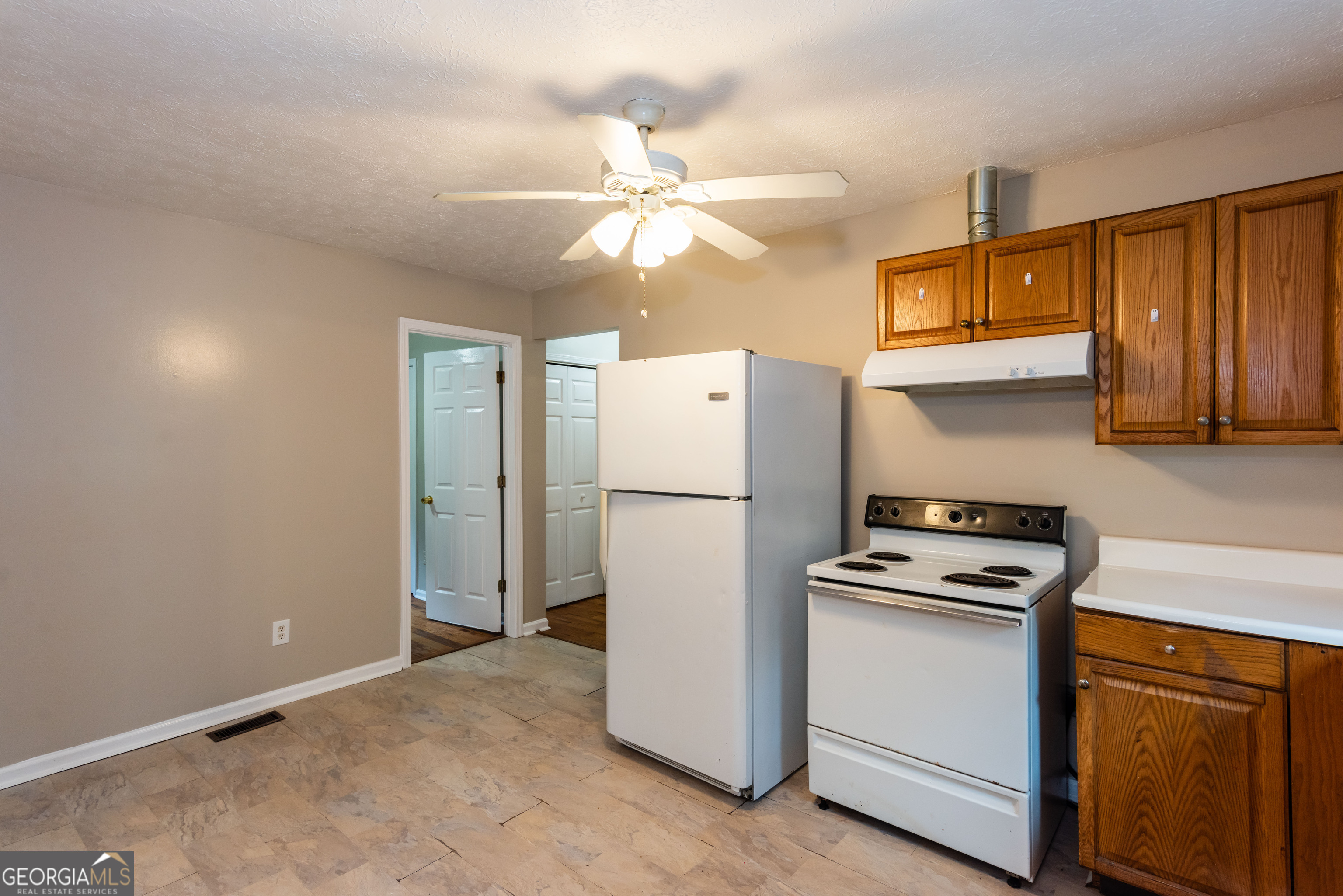 3172 Humphries Drive SE REAR